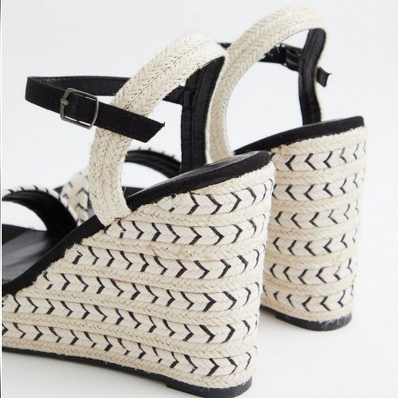 NWB Torrid Platform Wedge Sandals sz 10 1/2W - Picture 3 of 4